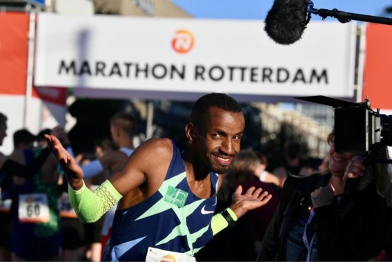 Bashir Abdi wint marathon van Rotterdam en verpulvert Europees record