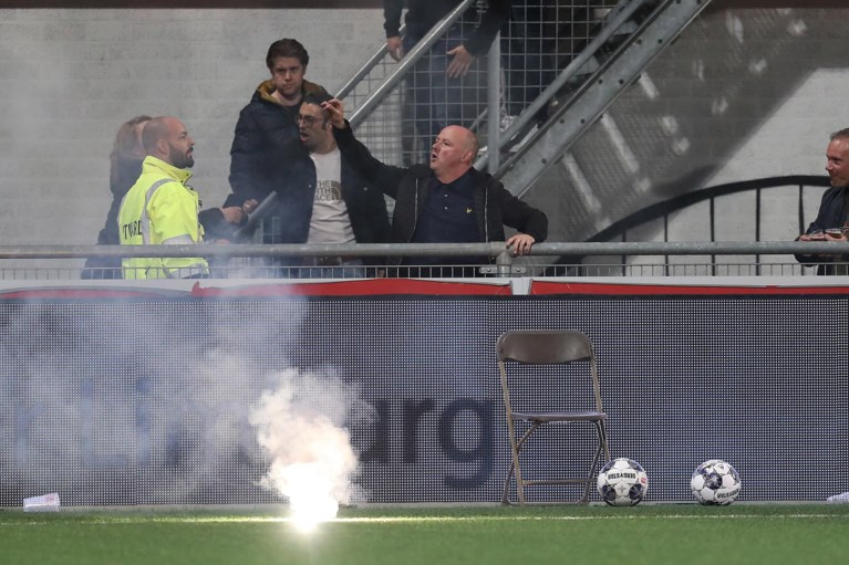 Deur belandt op veld bij derby tussen MVV en Roda JC: wedstrijd gestaakt, politie grijpt hard in