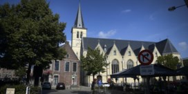 Kerkfabriek dient klacht in wegens seks op het altaar