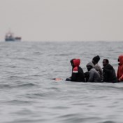 Ruim 400 migranten gered op Kanaal, één dodelijk slachtoffer