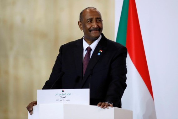 Soedanese legerchef beveelt vrijlating ministers en belooft regering