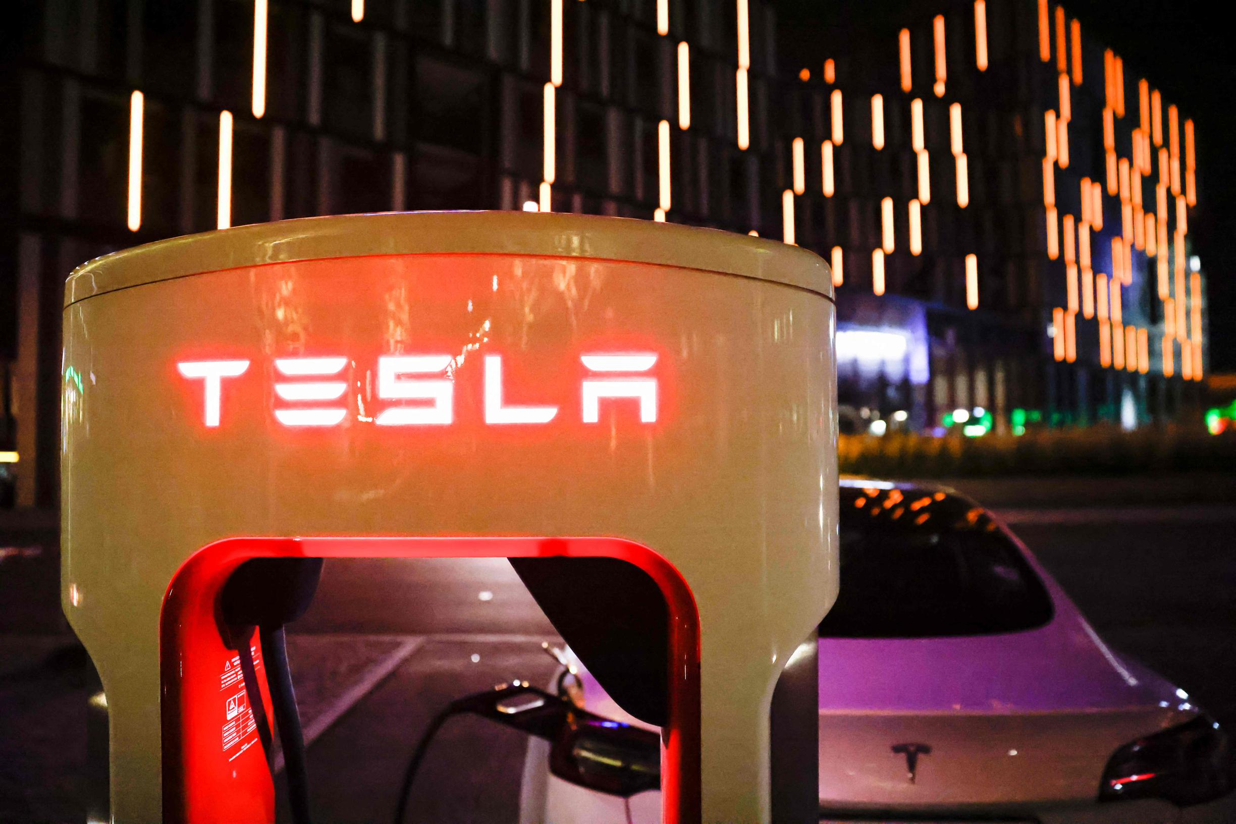 Elon Musk Sells Tesla Shares Worth  Billion…