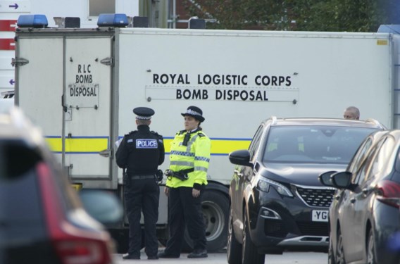 Auto ontploft aan Engels ziekenhuis: drie arrestaties wegens mogelijke terreur