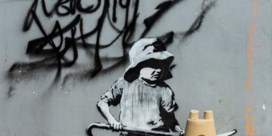 Muur uitgebroken om werk Banksy te veilen