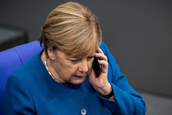 Merkel en Macron bellen met Loekasjenko en Poetin over migranten aan grens Polen-Wit-Rusland