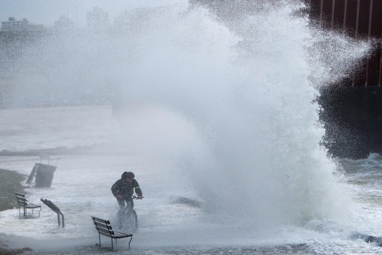 Noodweer slaat toe in Canada
