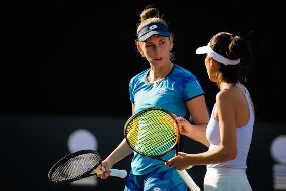 Elise Mertens en Su-Wei Hsieh stoten door naar finale dubbelspel op WTA Finals