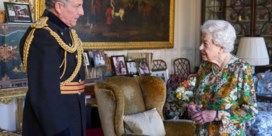 Britse Queen verschijnt voor het eerst sinds rustperiode weer in het openbaar