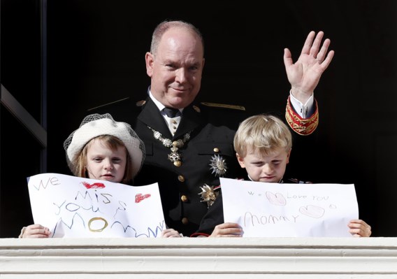 Prinses Charlene van Monaco opgenomen in het ziekenhuis, tweeling deelt liefdevolle boodschap