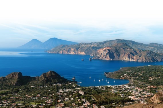 Deel van Italiaans eiland geëvacueerd wegens levensgevaarlijke CO2-concentraties door vulkaan