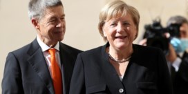 Joachim Sauer, echtgenoot van Angela Merkel: ‘Duitse vaccinweigering deels te wijten aan luiheid en laksheid’