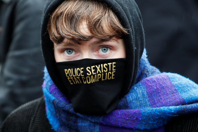 Manifestatie tegen geweld jegens vrouwen lokt minstens 5.000 deelnemers