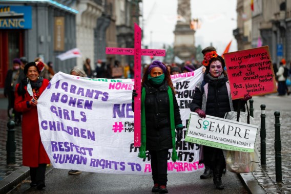 Manifestatie tegen geweld jegens vrouwen lokt minstens 5.000 deelnemers