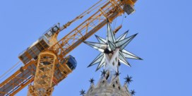 Barcelona plaatst enorme glazen ster op Sagrada Familia