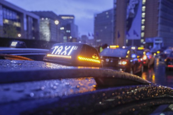 Brussels verkeer lam gelegd door taxiprotest: hinder tot op E40