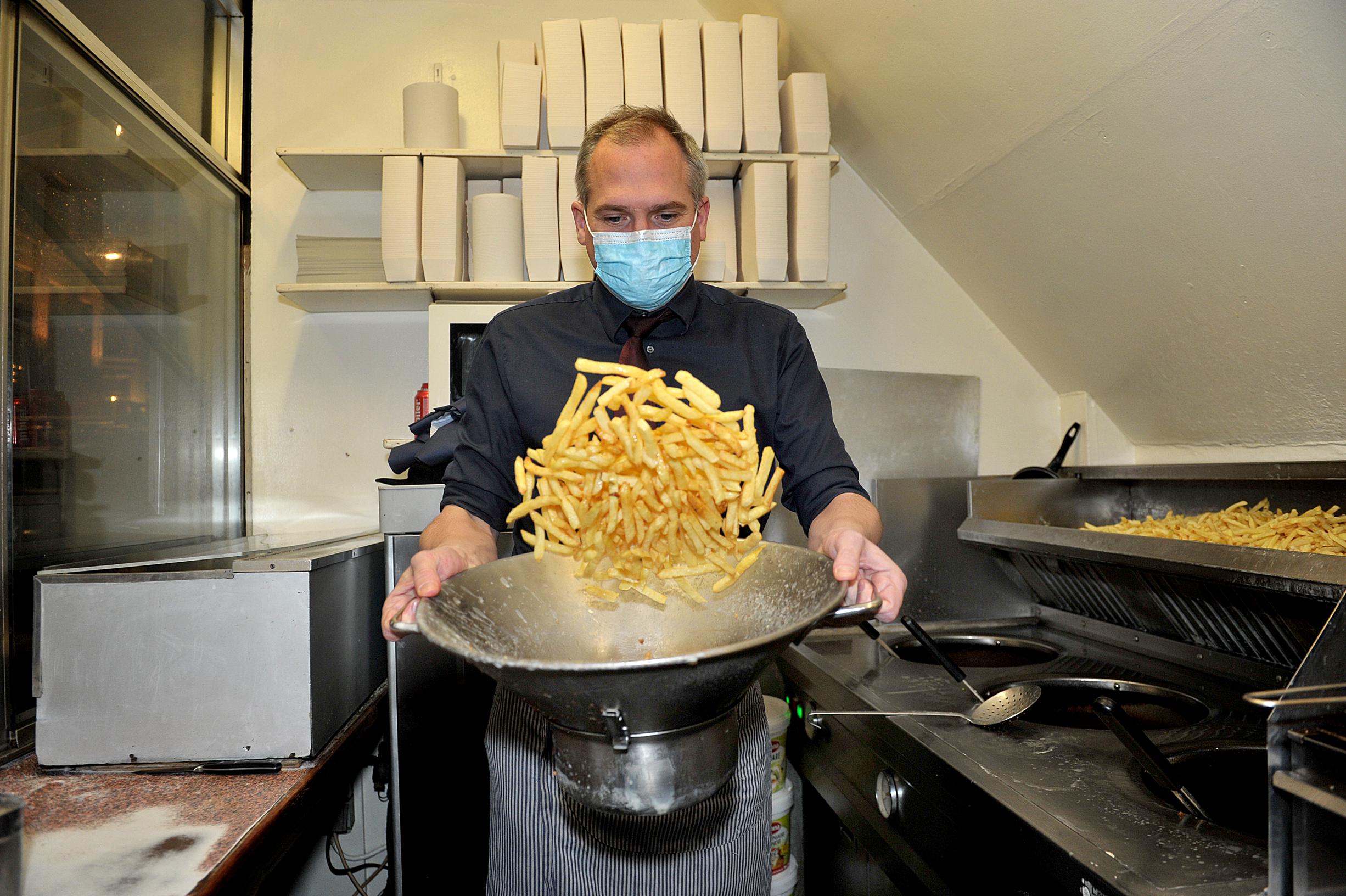 Minister Diependaele wants to protect chip shops as a monument