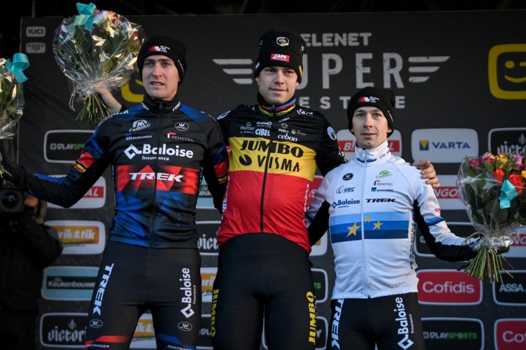 Wout van Aert overklast concurrentie op Superprestige Boom