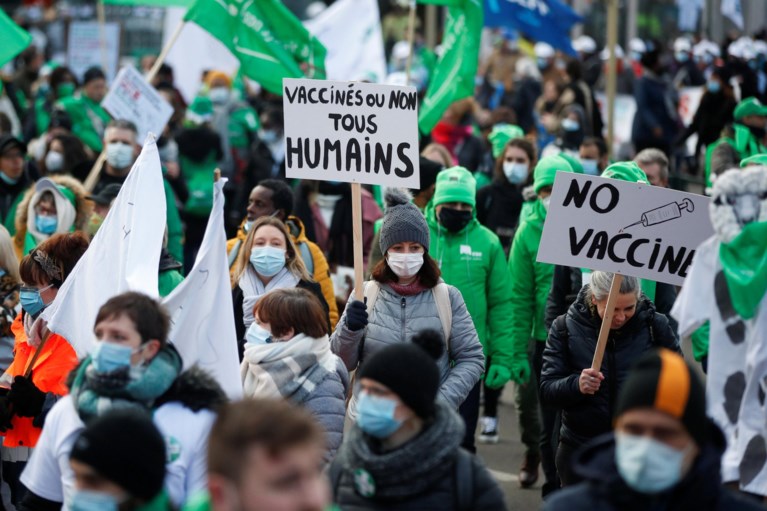 Invoering verplichte vaccinatie loopt misschien vertraging op, betoging bracht bijna 4.000 zorgverleners op de been
