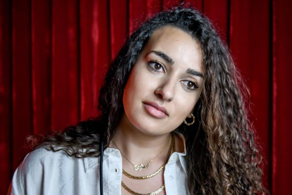 Serine Ayari: ‘Als ik ooit uitgenodigd word op de Oscars, wil ik een creatie van Ali Karoui dragen’