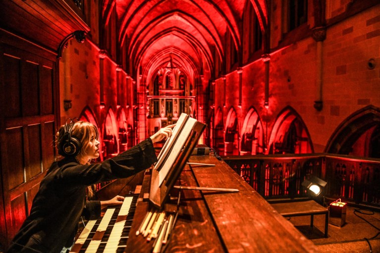 Ook in Brussel protest van ultrakatholieken tegen ‘satanisch’ concert Anna von Hausswolff