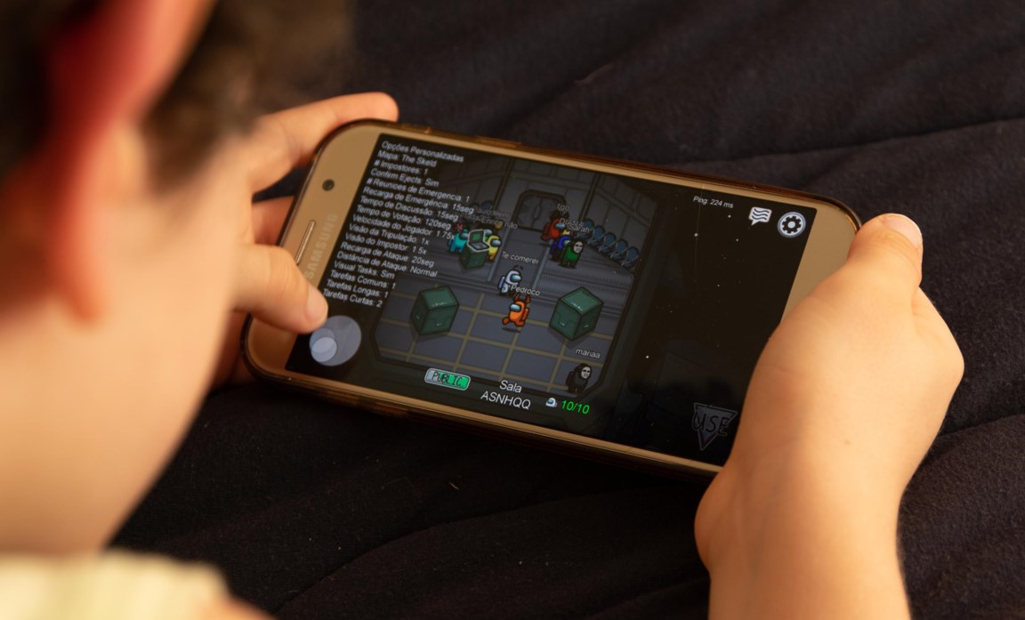 Kan niet lezen of schrijven Roest piek Politie wil jongeren bereiken door samen online spelletjes te spelen (Bree)  | De Standaard Mobile