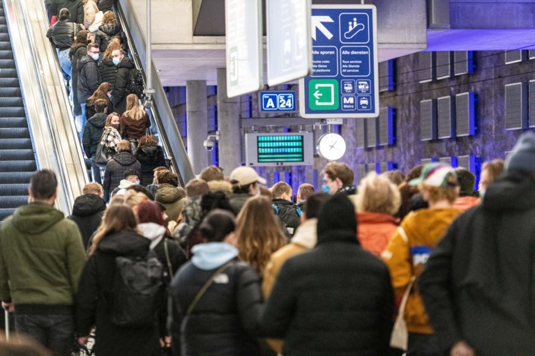Nederlandse minister riep op niet naar België te komen, maar Antwerpen liep opnieuw vol: ‘Blijf gewoon thuis’