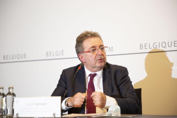 Brussel botst met Mahdi rond opvang voor transmigranten