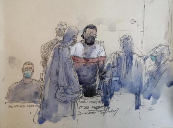 Hervatting proces aanslagen Parijs mogelijk uitgesteld wegens coronabesmetting Abdeslam