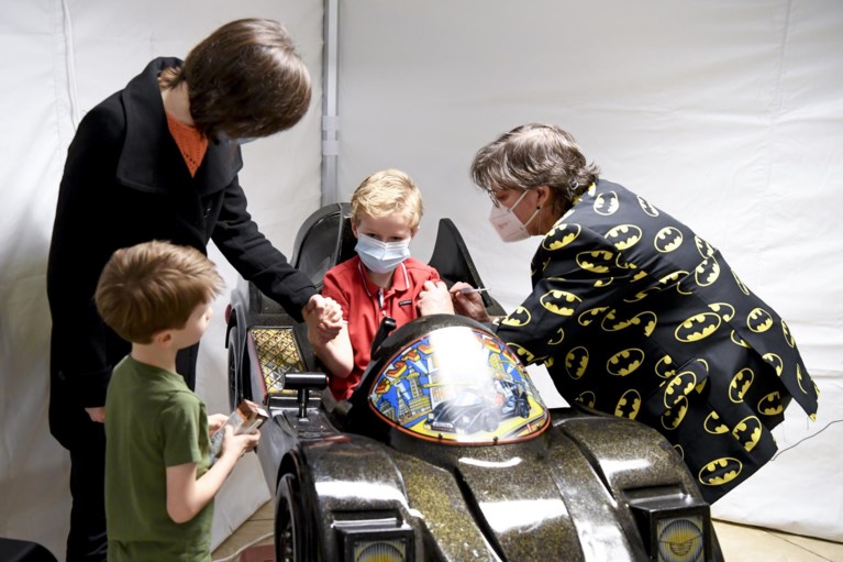 Eerste kindervaccinaties gezet in Gooik 