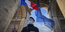 Macrons Europese vlag werkt  als rode lap in verkiezingsstrijd  