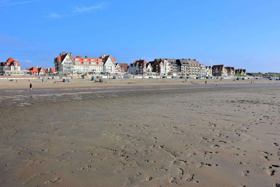 Apartment on sea dike ‘not a good investment due to rising sea level’ (De Haan)