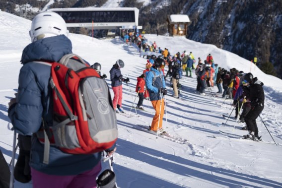 School geteisterd door coronabesmettingen na skireis: ‘101 afwezigen, alleen al in derde graad’