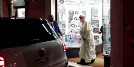 Platenzaak in hartje Rome krijgt oude klant paus Franciscus over de vloer  
