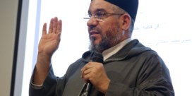 Imam grootste moskee van het land is verblijfsvergunning kwijt  