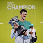 Verslagen Djokovic landt in Servië en riskeert zonder vaccinatie ook Roland Garros te missen  