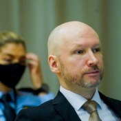 Tien jaar na bloedbad vraagt Noorse extremist Breivik vrijlating  