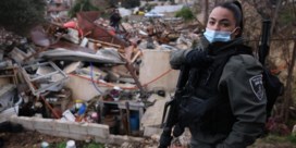 Israëlische politie laat huis Palestijnse familie platgooien  