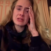 Adele stelt op het laatste nippertje in tranen concertreeksen uit
