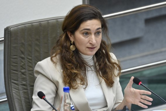 Minister Demir in PFOS-commissie: ‘Ovam had stalen moeten nemen’