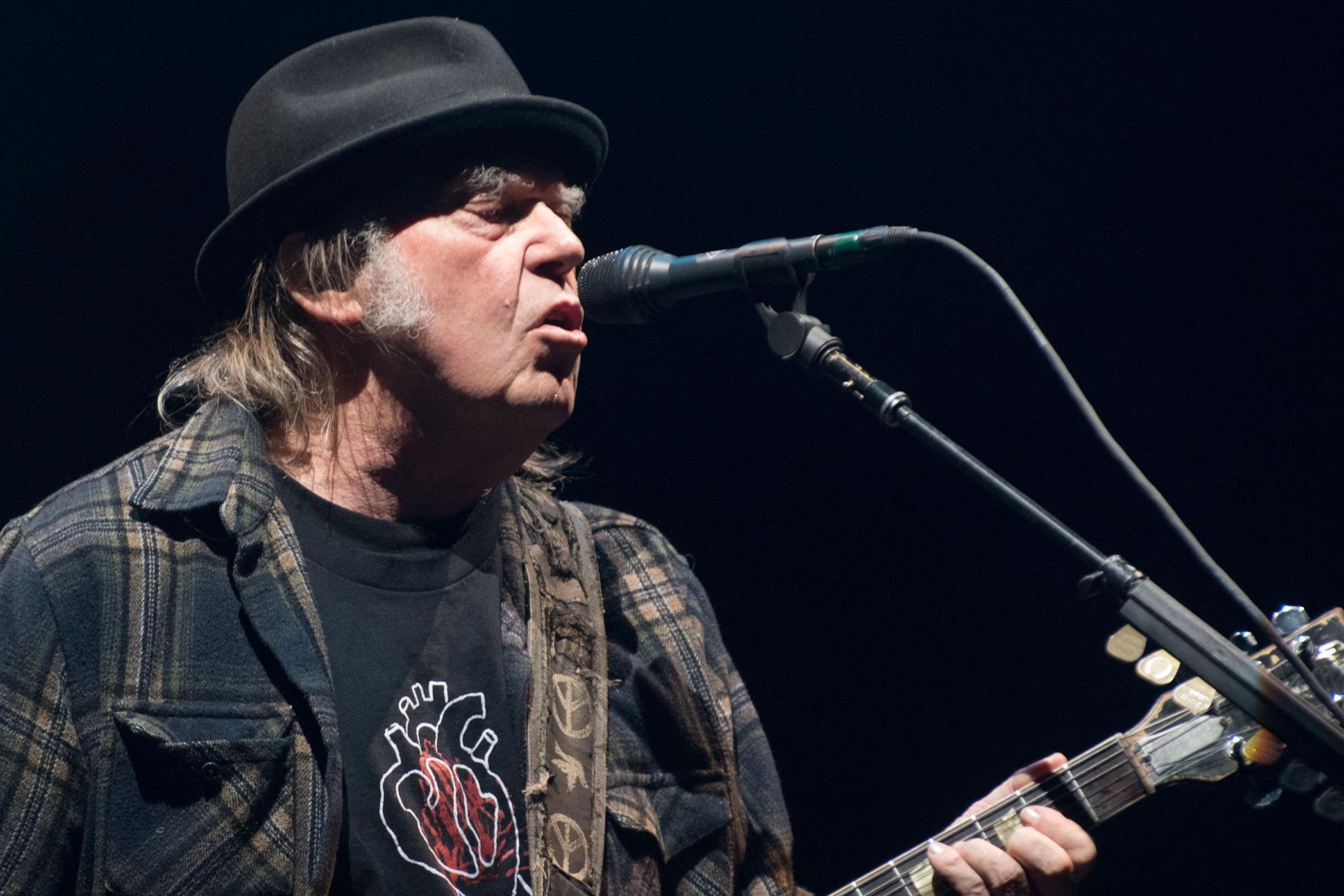 Neil Young wants Spotify to choose: ‘Joe Rogan or me’