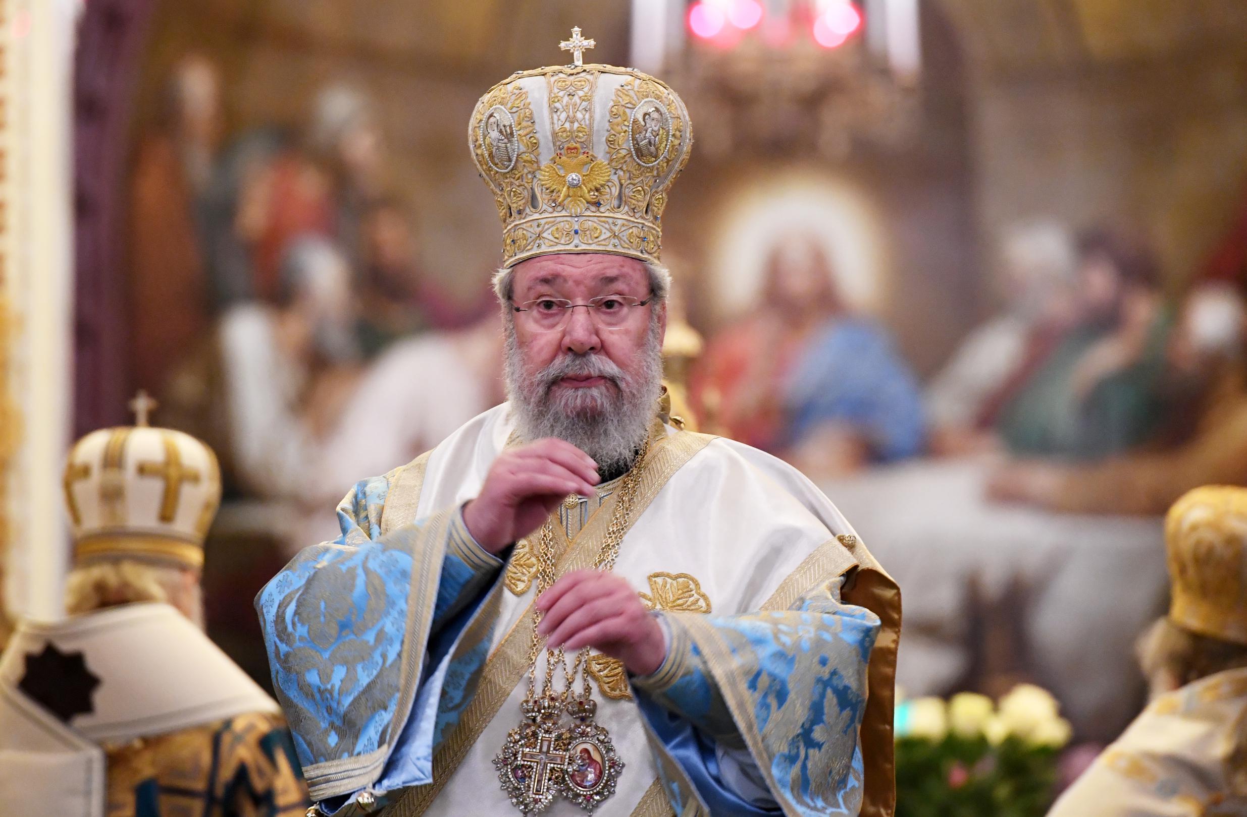 Aartsbisschop stuurt antivaxpriesters verplicht op verlof | De Standaard  Mobile