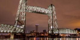 95 jaar oude brug in Rotterdam moet plaatsmaken voor megajacht Jeff Bezos  