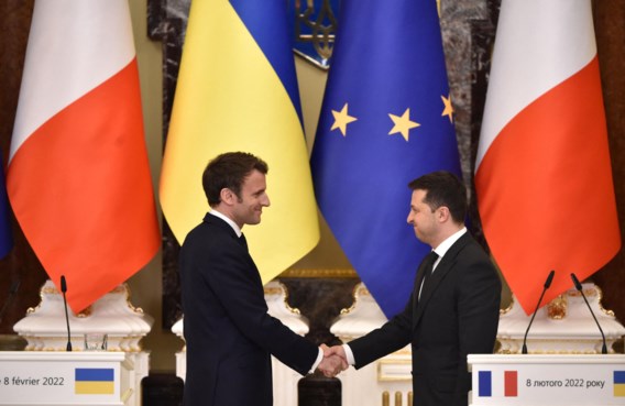 Macron spuit vooral mist bij zijn pendeldiplomatie 