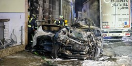 Dronken trucker rijdt in op 31 wagens en richt ravage aan in Duitse stad