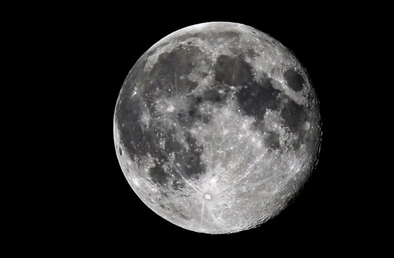Ruimteafval op ramkoers met de maan ‘is van Chinese raket, niet van SpaceX’