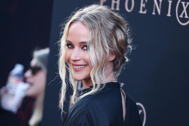 Jennifer Lawrence gives birth to first child