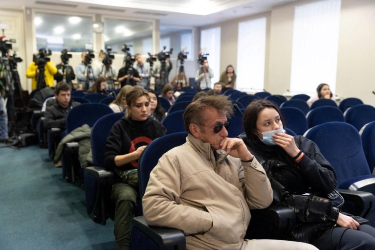 Sean Penn legt Russische invasie vast in Oekraïne