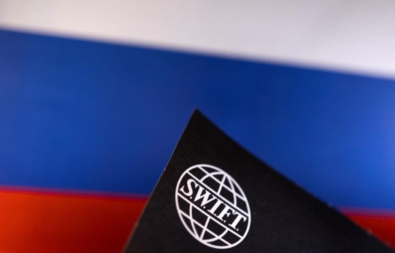 Aantal Russische banken wordt uit internationaal betalingssysteem Swift gegooid