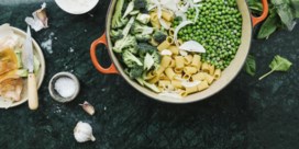Eenpanspasta met broccoli, erwtjes en ricotta