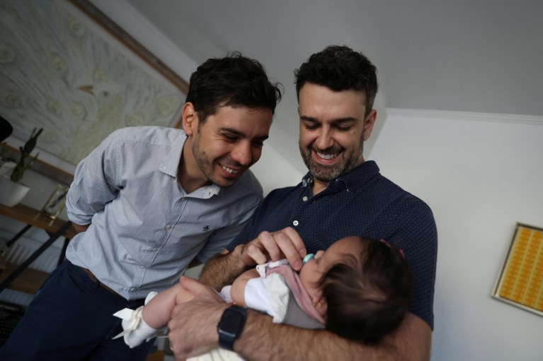 Eerste homokoppel getrouwd in Chili: ‘Nooit gedacht dat we dit zouden meemaken’